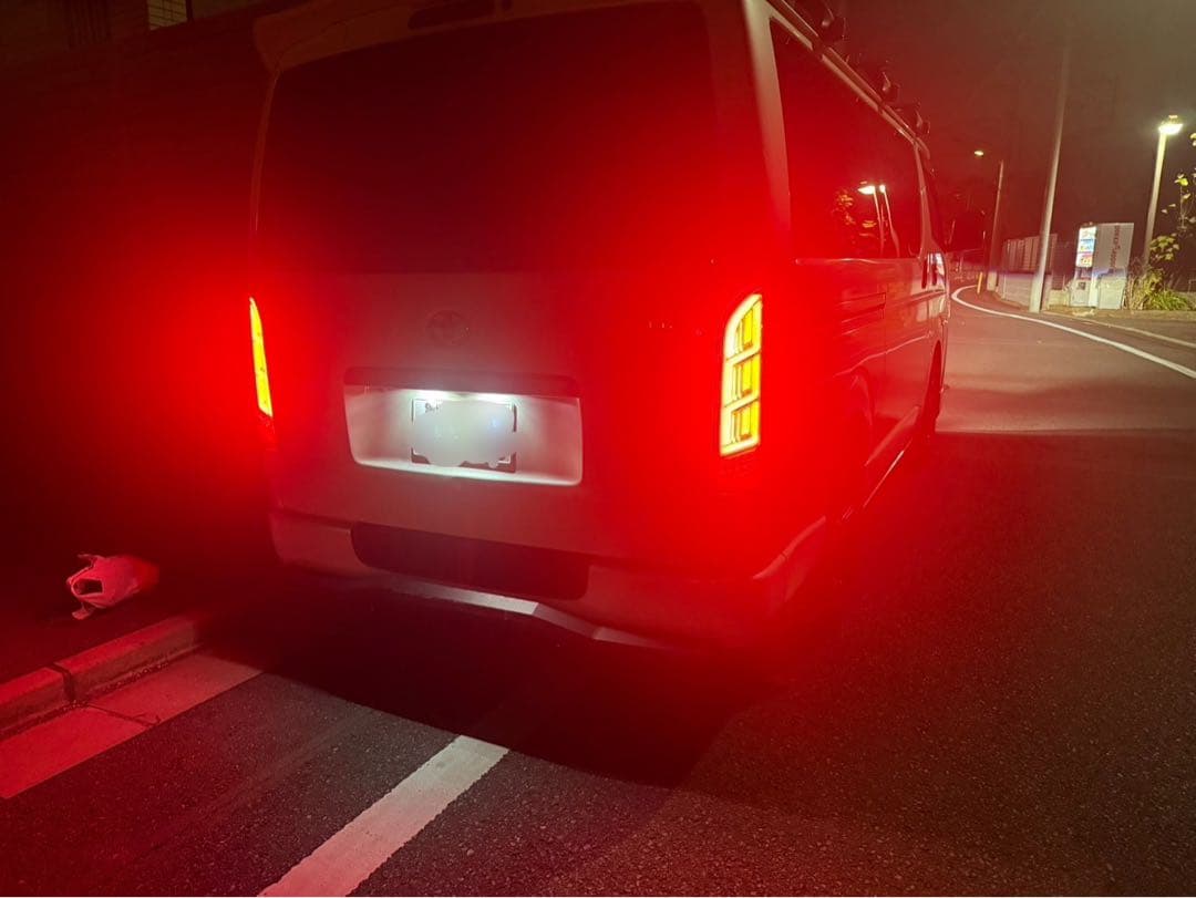 ハイエース200 LED 流れるテールランプ 左右新品
