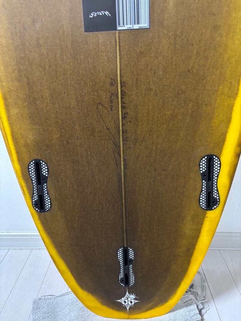ホワイト/イエロー スワローテール サーフボード
