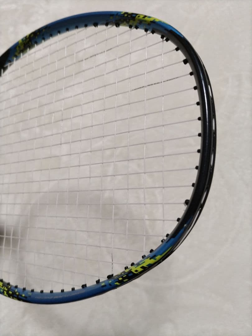YONEX Nanoflare 700 バドミントンラケット