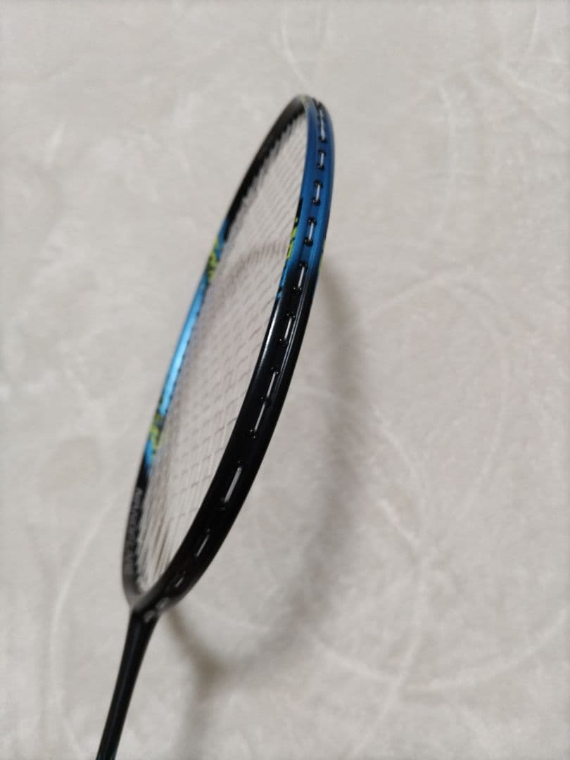 YONEX Nanoflare 700 バドミントンラケット