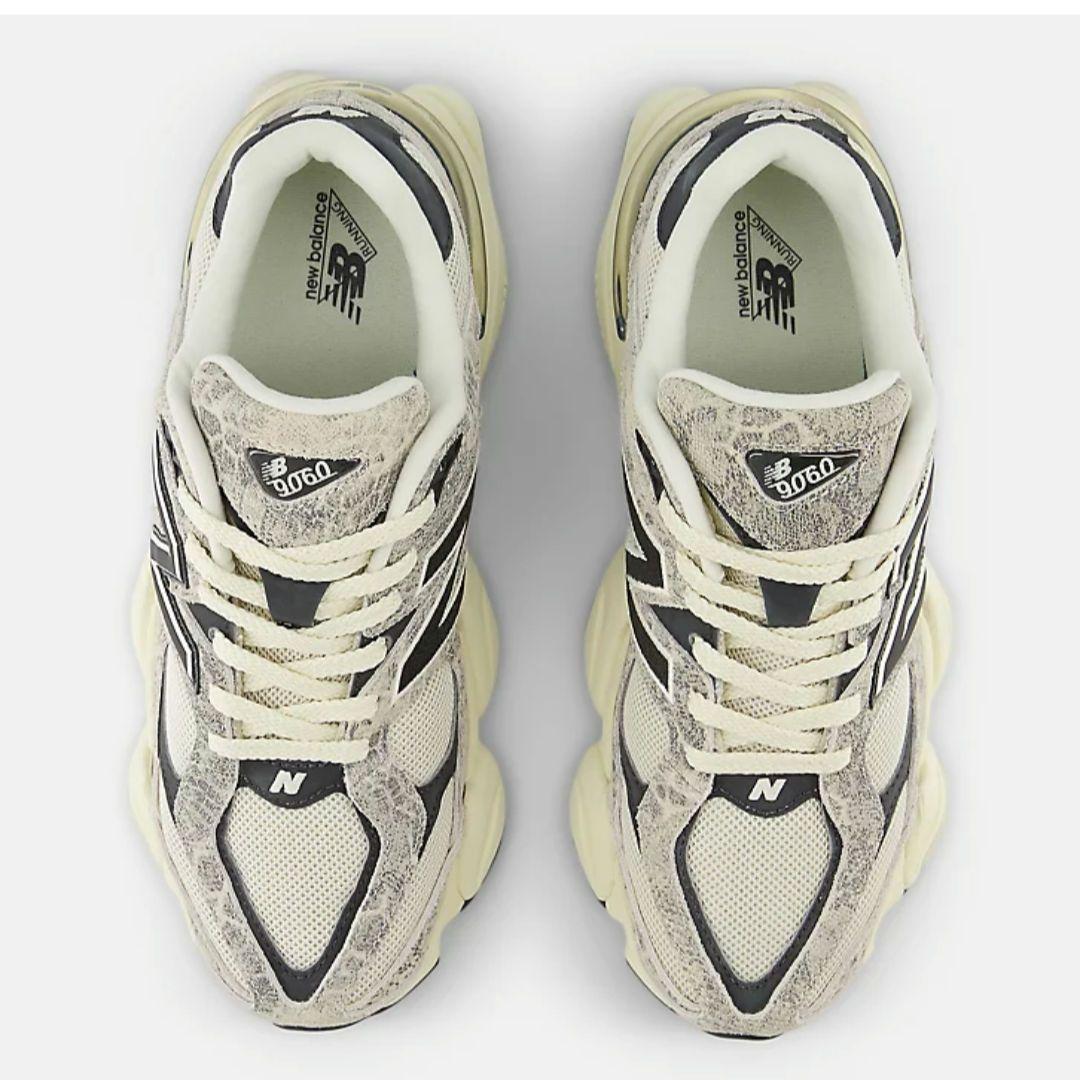 値下げ【新品】ニューバランス　9060　スニーカー　23.5