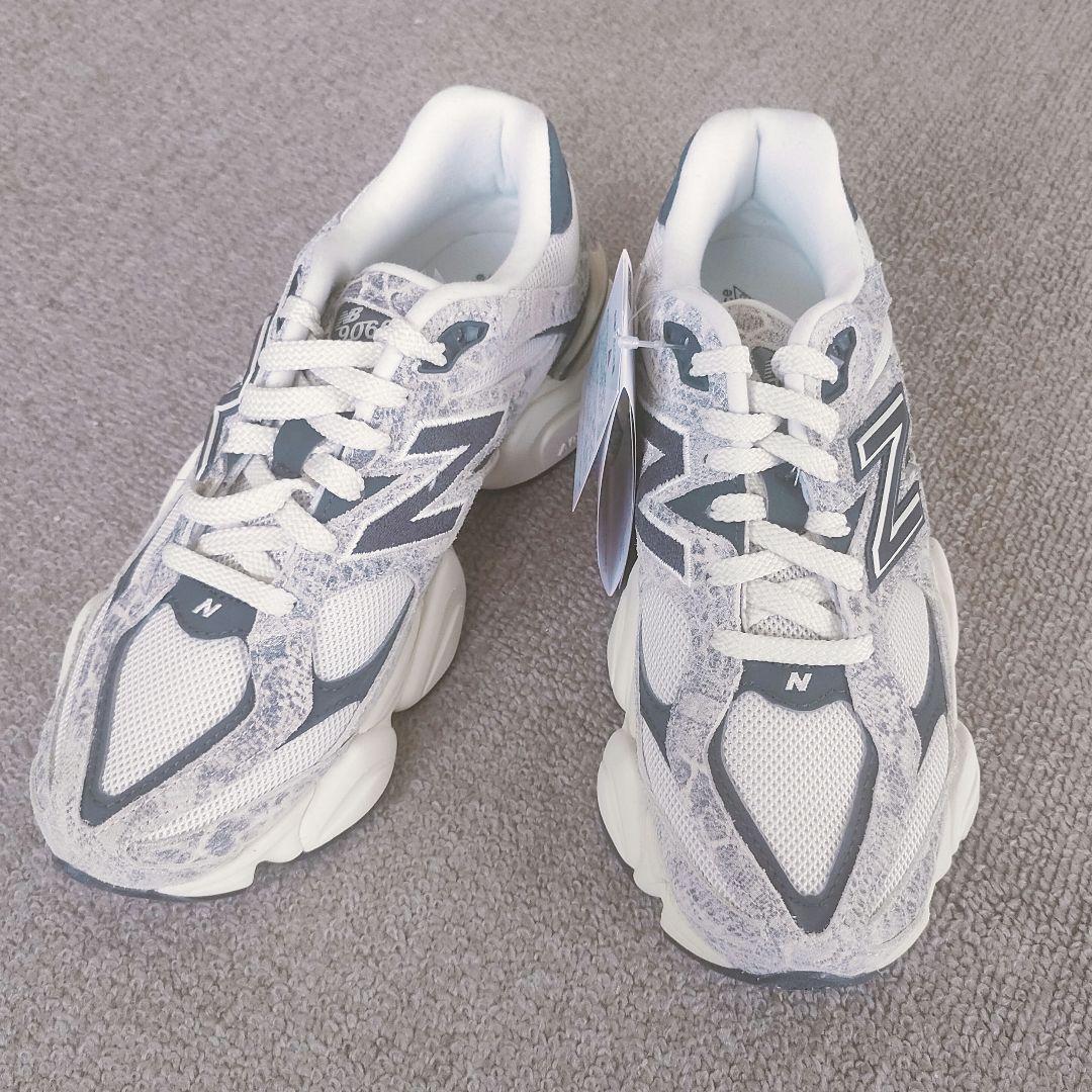 値下げ【新品】ニューバランス　9060　スニーカー　23.5