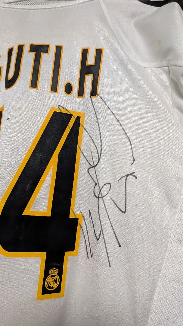 グティ　サイン入り　ユニフォーム　レアルマドリード　スペイン