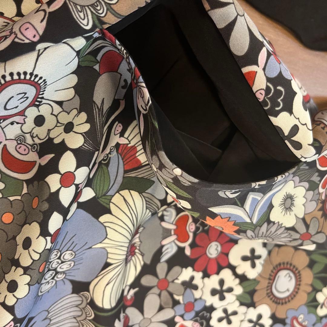 OLLEBOREBLA アルベロベロ　ロングチュニック　花とぶたさんとスマイリー