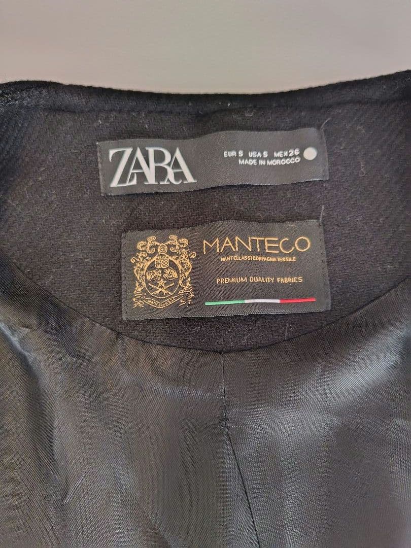 ZARA×MANTECO(マンテコ) ブラック ケープコート ポンチョ ゴールド