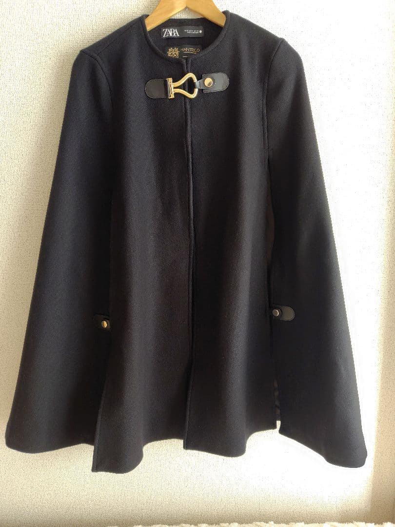 ZARA×MANTECO(マンテコ) ブラック ケープコート ポンチョ ゴールド