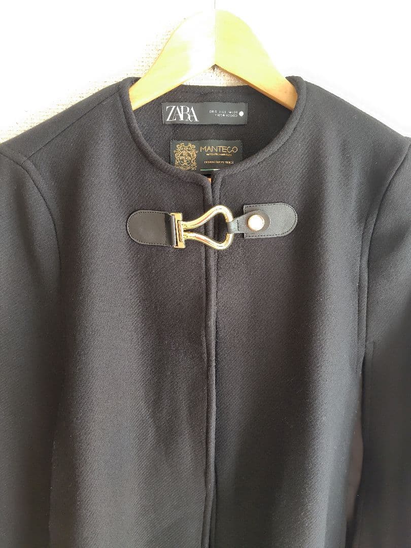 ZARA×MANTECO(マンテコ) ブラック ケープコート ポンチョ ゴールド