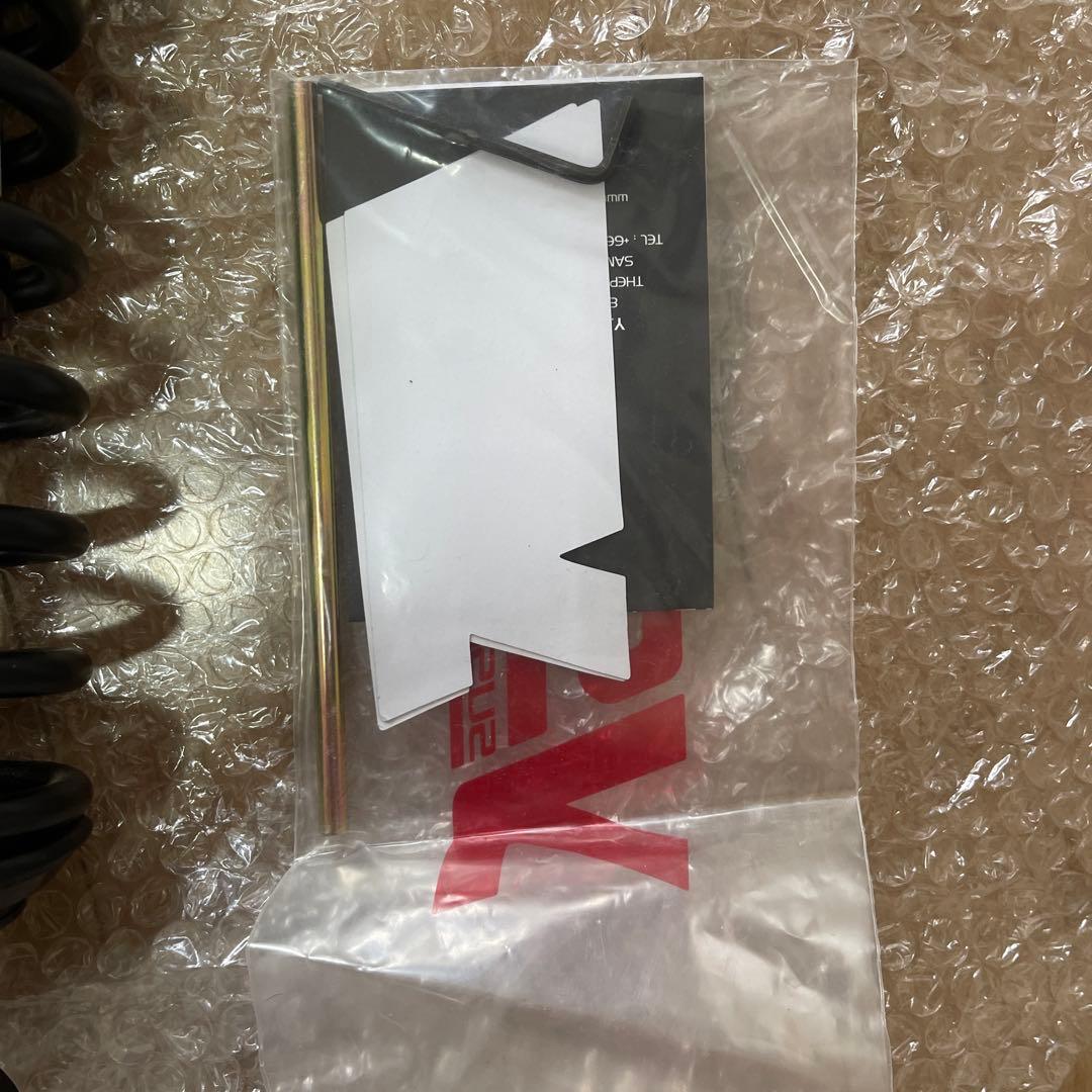 ほぼ新品　YSS RE302-330T-37-B GSX1400 リアショック