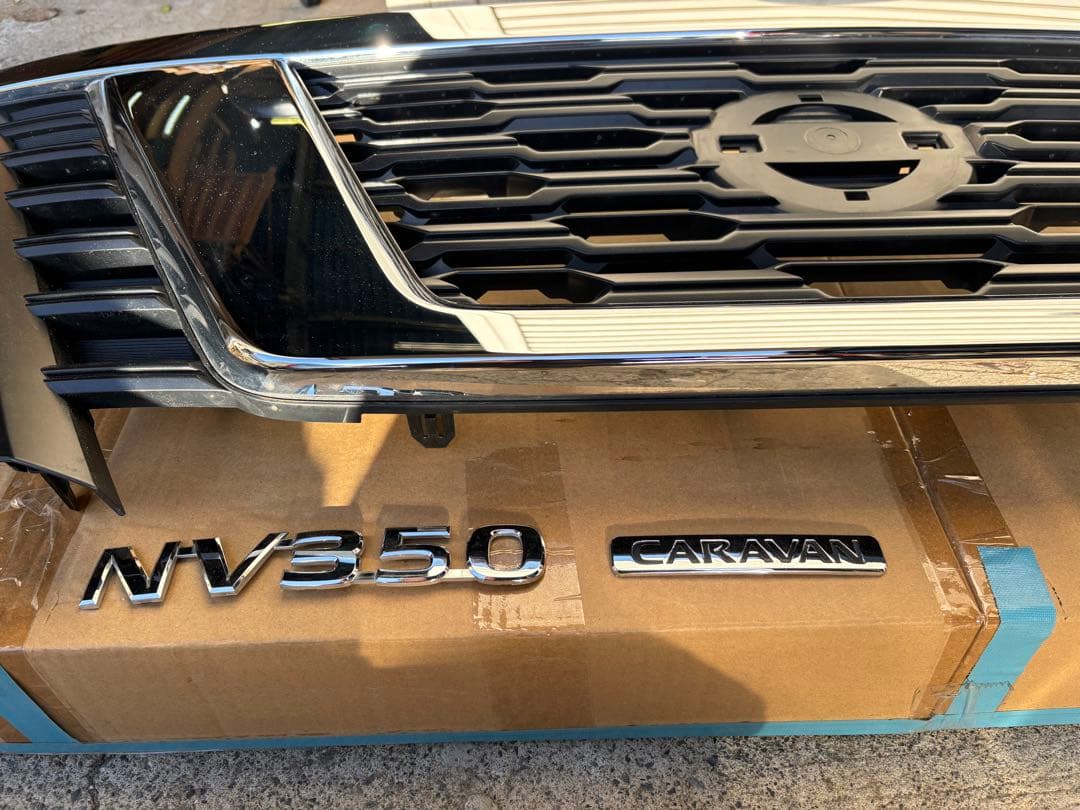 日産nv350純正メッキグリル
