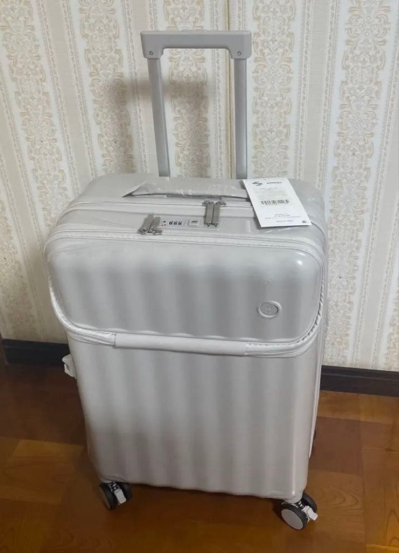 SIFFLER シフレ　新品未使用　中型　キャリーケース　60ℓ