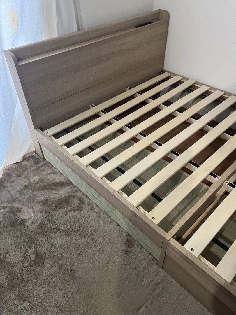 引き取り限定　セミダブル ベッドフレーム　木製　熊本