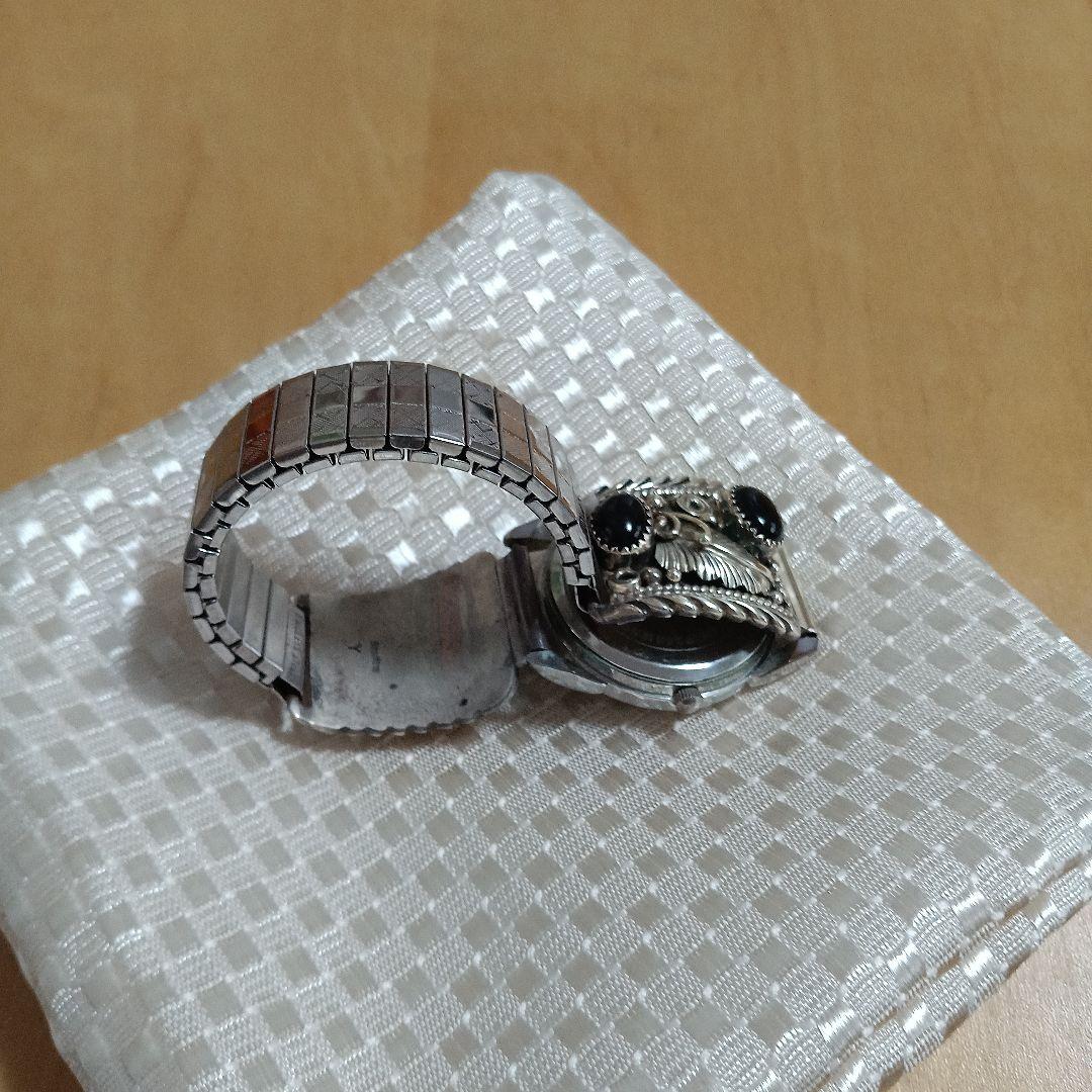 オニキス装飾クォーツ腕時計