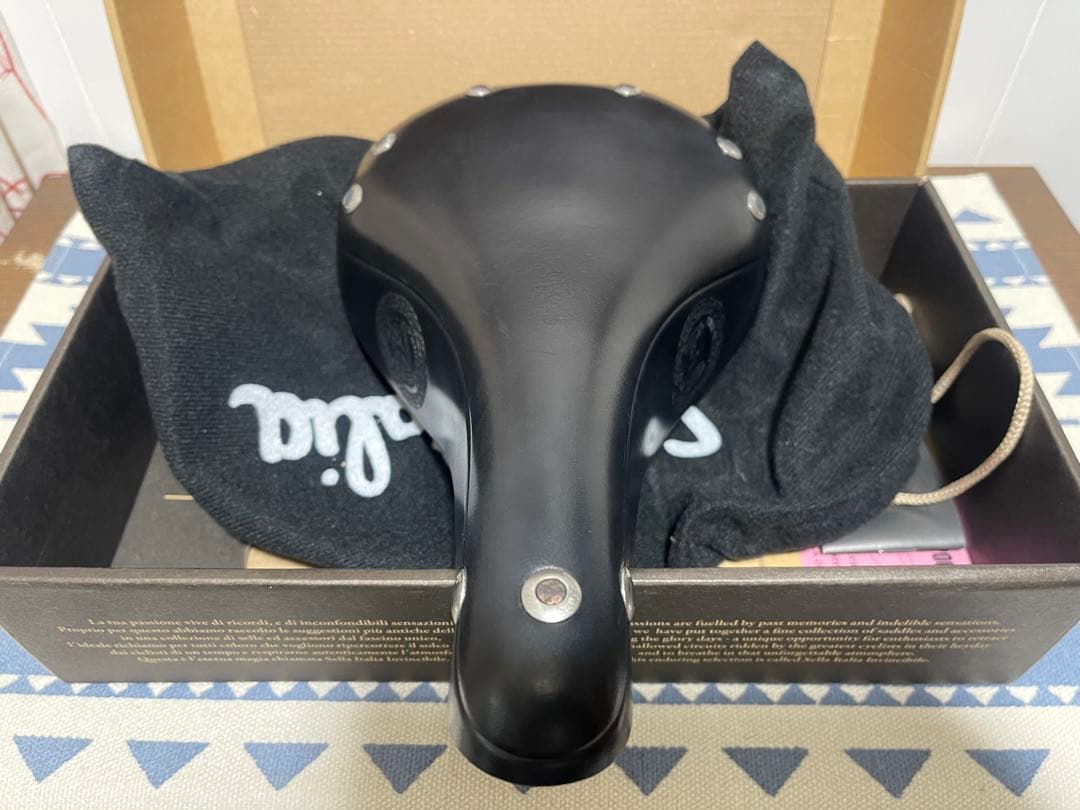 新品未使用　SELLA ITALIA(セライタリア) EPOCA 黒革サドル