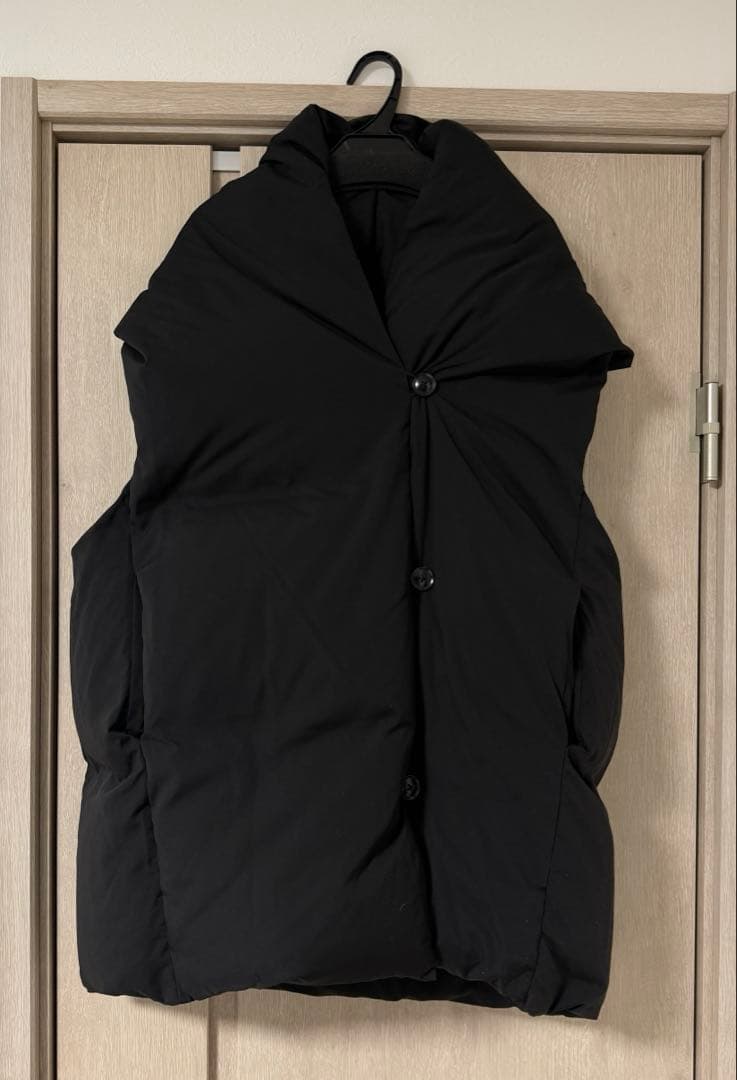 今期新作 20%off★CYAN TOKYOストールライクダウンベスト