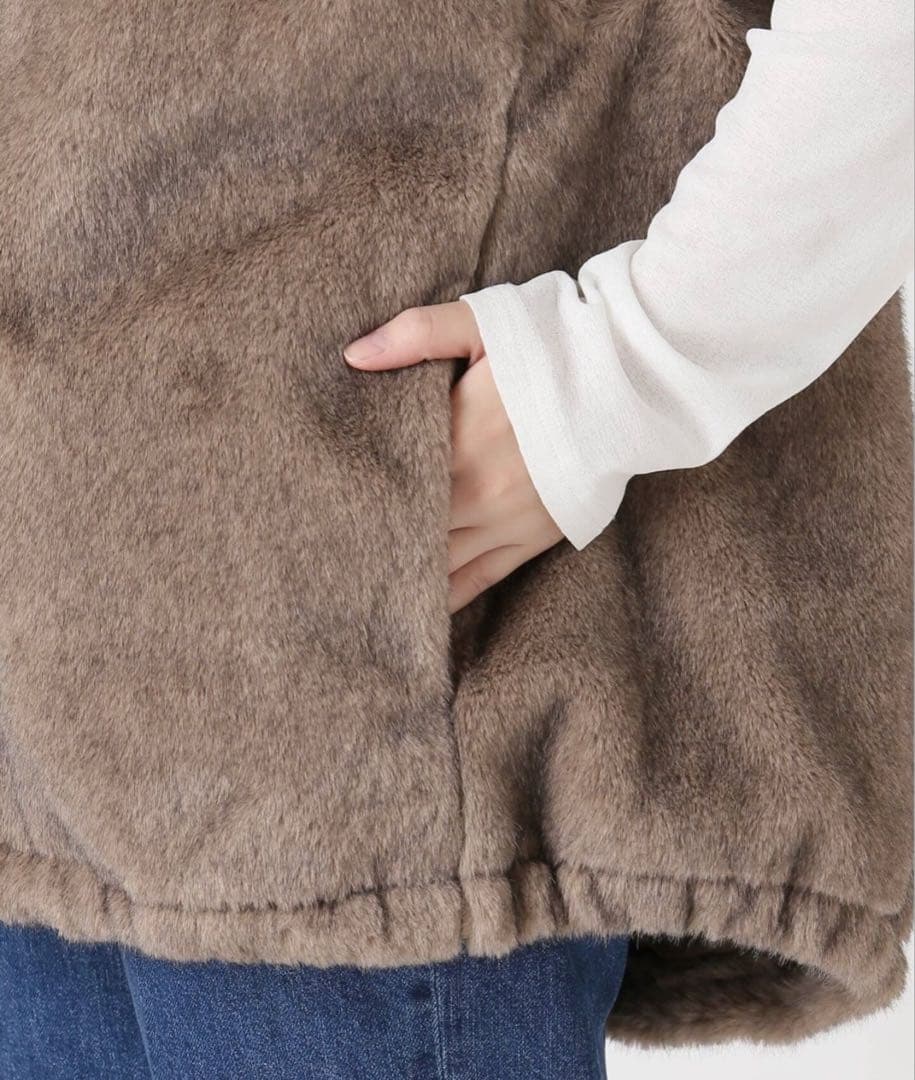 B.C STOCK フード付ミンク調ベスト