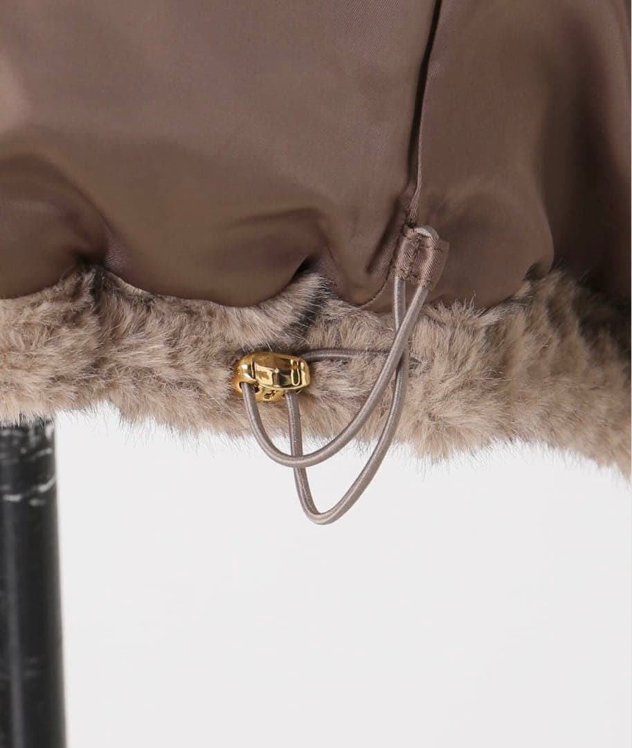 B.C STOCK フード付ミンク調ベスト