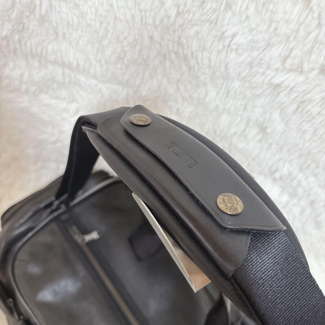 TUMI トゥミ レザー ボストンバッグ トラベル ビジネス 出張 仕事 旅行