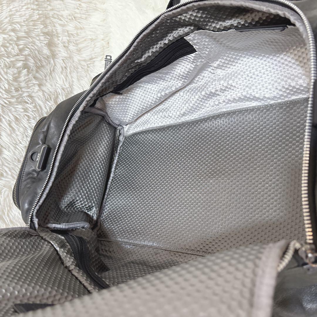 TUMI トゥミ レザー ボストンバッグ トラベル ビジネス 出張 仕事 旅行