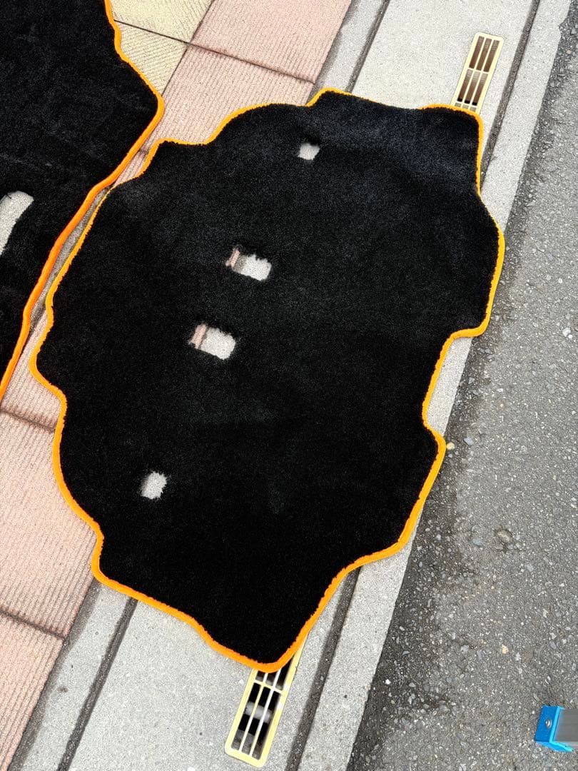 【シエンタ　170‼️】　クラッツィオ　カスタムオーダーフロアマット　おまけ付き‼️