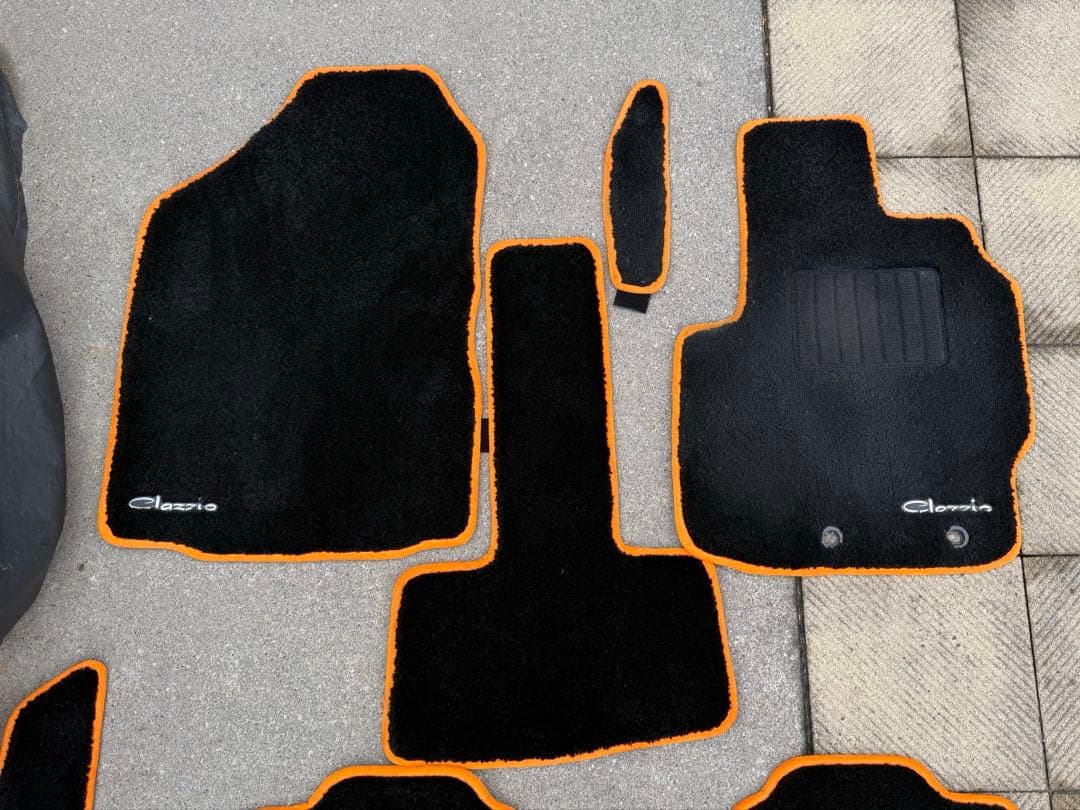 【シエンタ　170‼️】　クラッツィオ　カスタムオーダーフロアマット　おまけ付き‼️