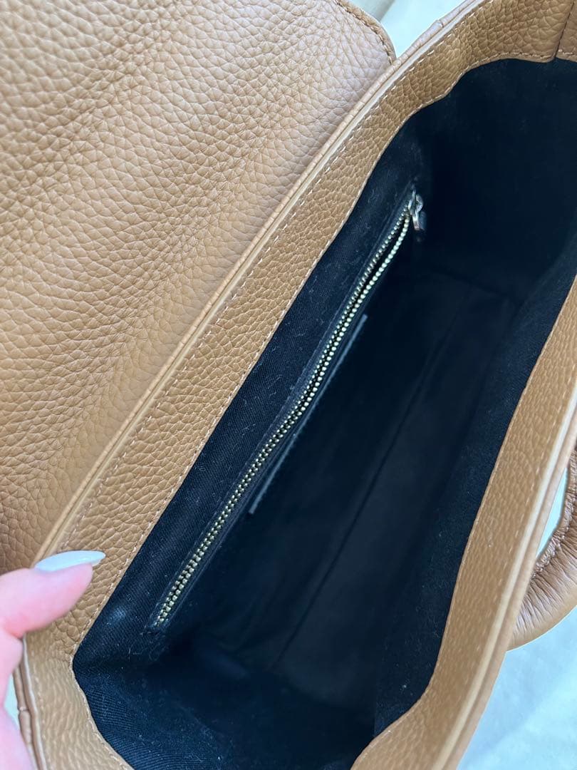 VASIC ブラウンレザー ショルダーバッグ