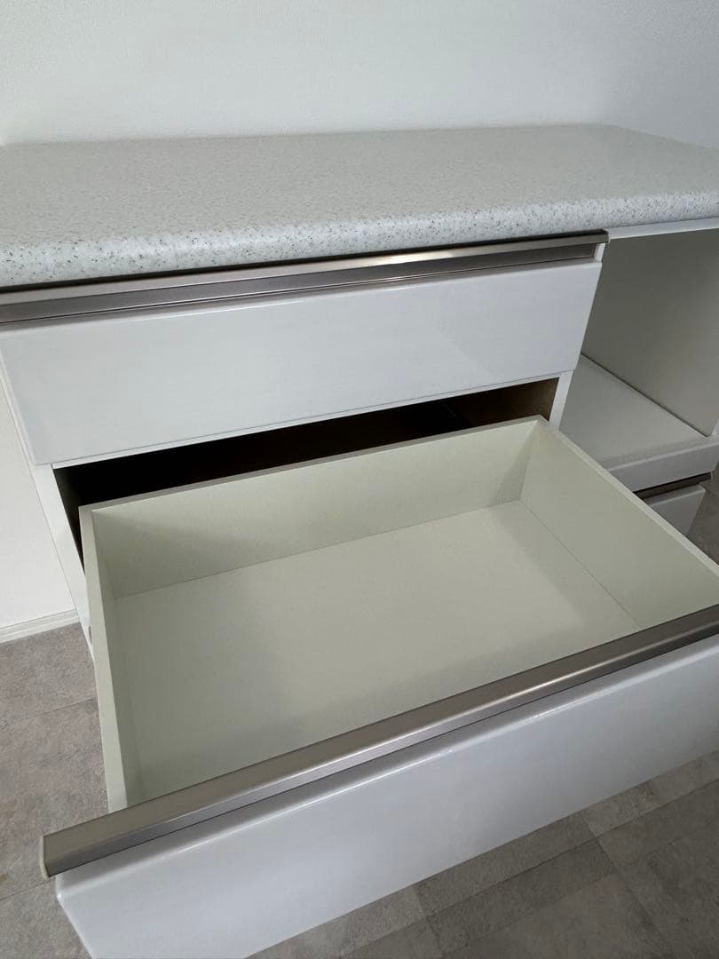 ニトリ　食器棚　アルミナ2 100CTWH 美品