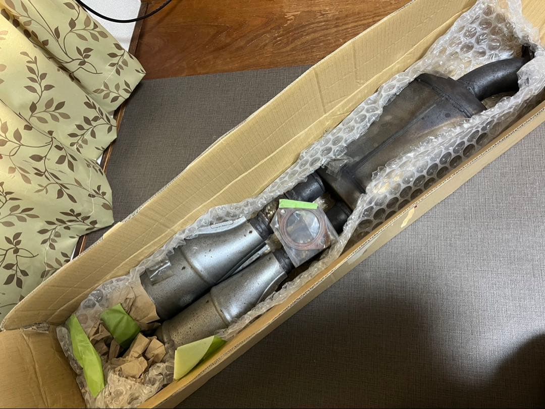 (貴商品)純正GTR35第二触媒　低走行