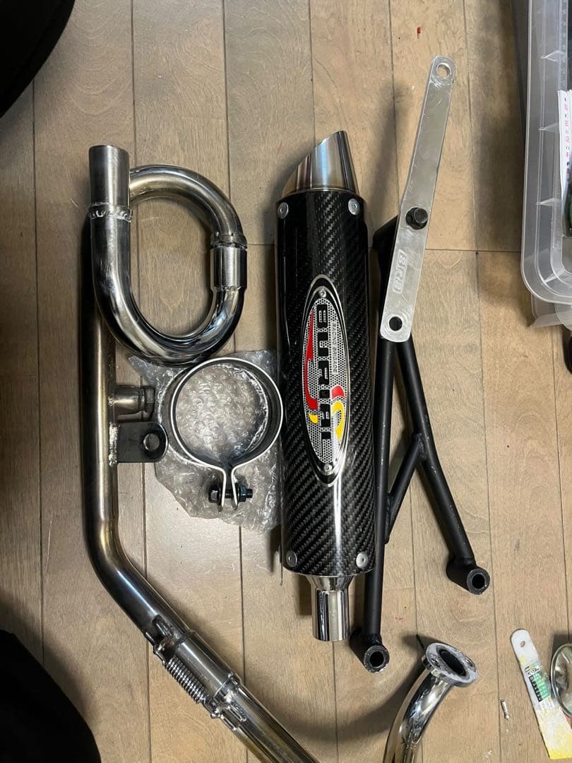 ベリアルマフラー　アドレスv125マフラー　BURIAL