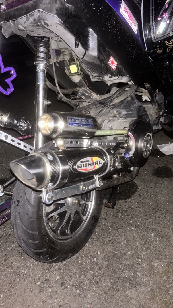 ベリアルマフラー　アドレスv125マフラー　BURIAL