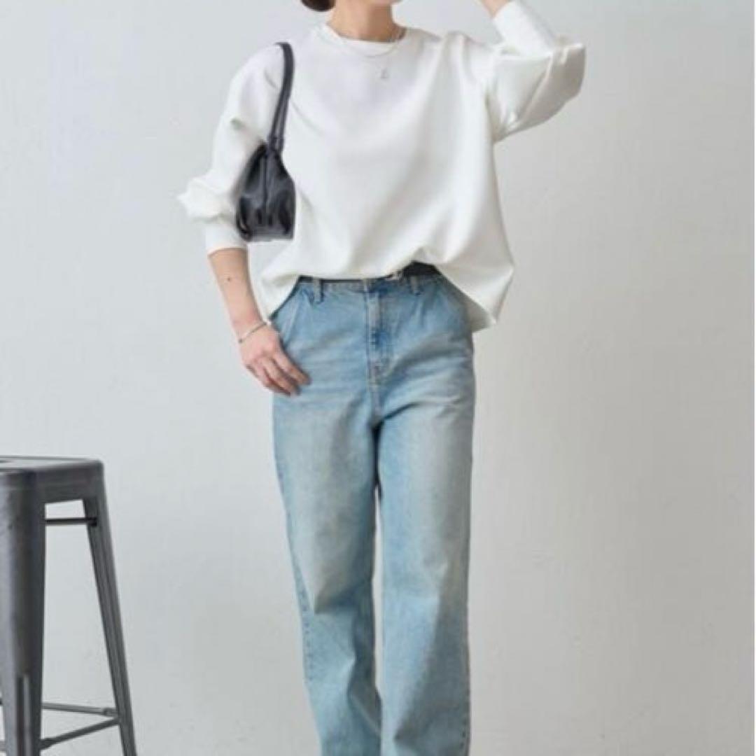 '25A/W 新品タグ付き　ビアズリー ダンボールパフトレーナー　ホワイト　1