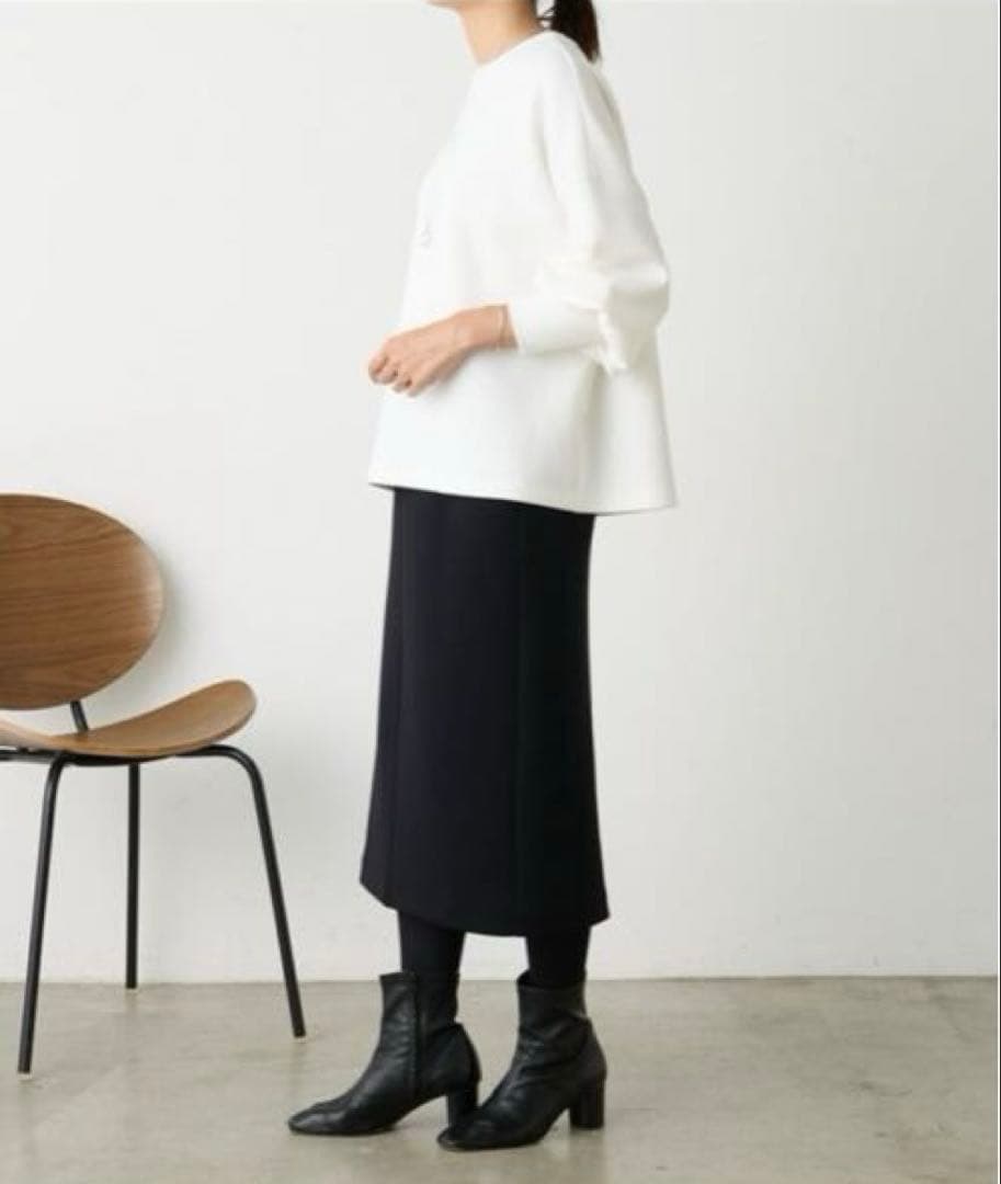 '25A/W 新品タグ付き　ビアズリー ダンボールパフトレーナー　ホワイト　1