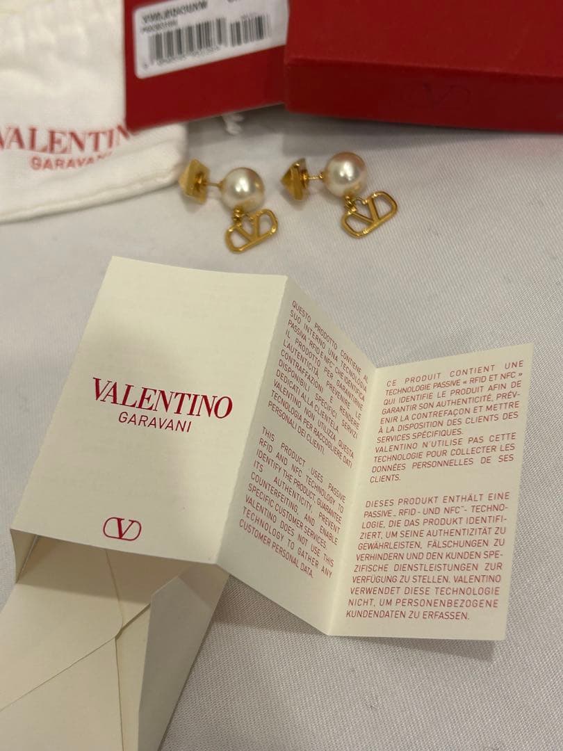 VALENTINO ヴァレンティノ　パールピアス