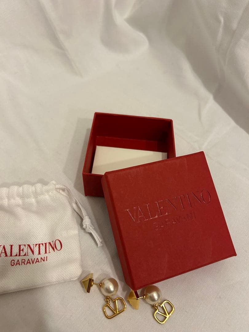 VALENTINO ヴァレンティノ　パールピアス