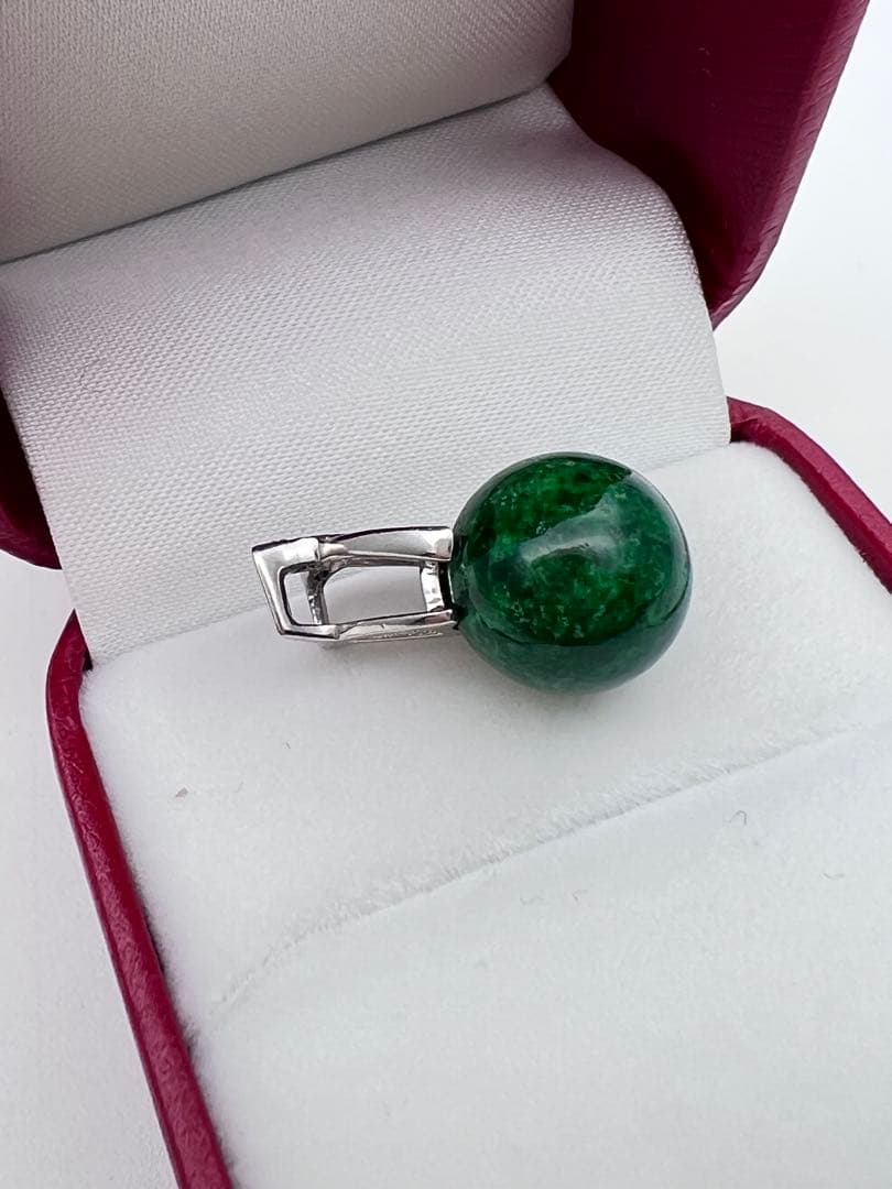 PT900プナチナ　天然翡翠 ペンダント　ダイヤモンド付き