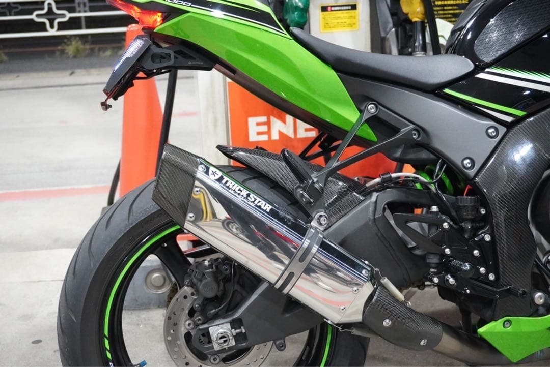 zx10R トリックスター ikazuchi サイレンサー