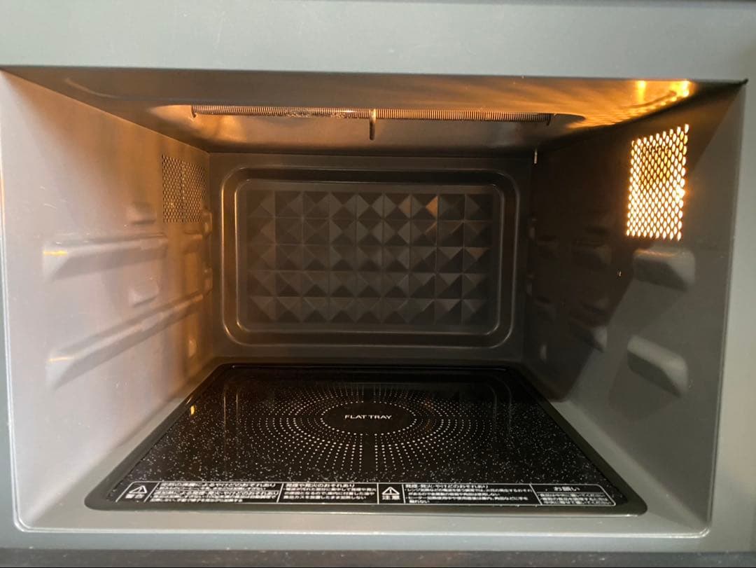 ★TOSHIBA 電子レンジ＜家庭用＞ ER-V18（W） 2022年製