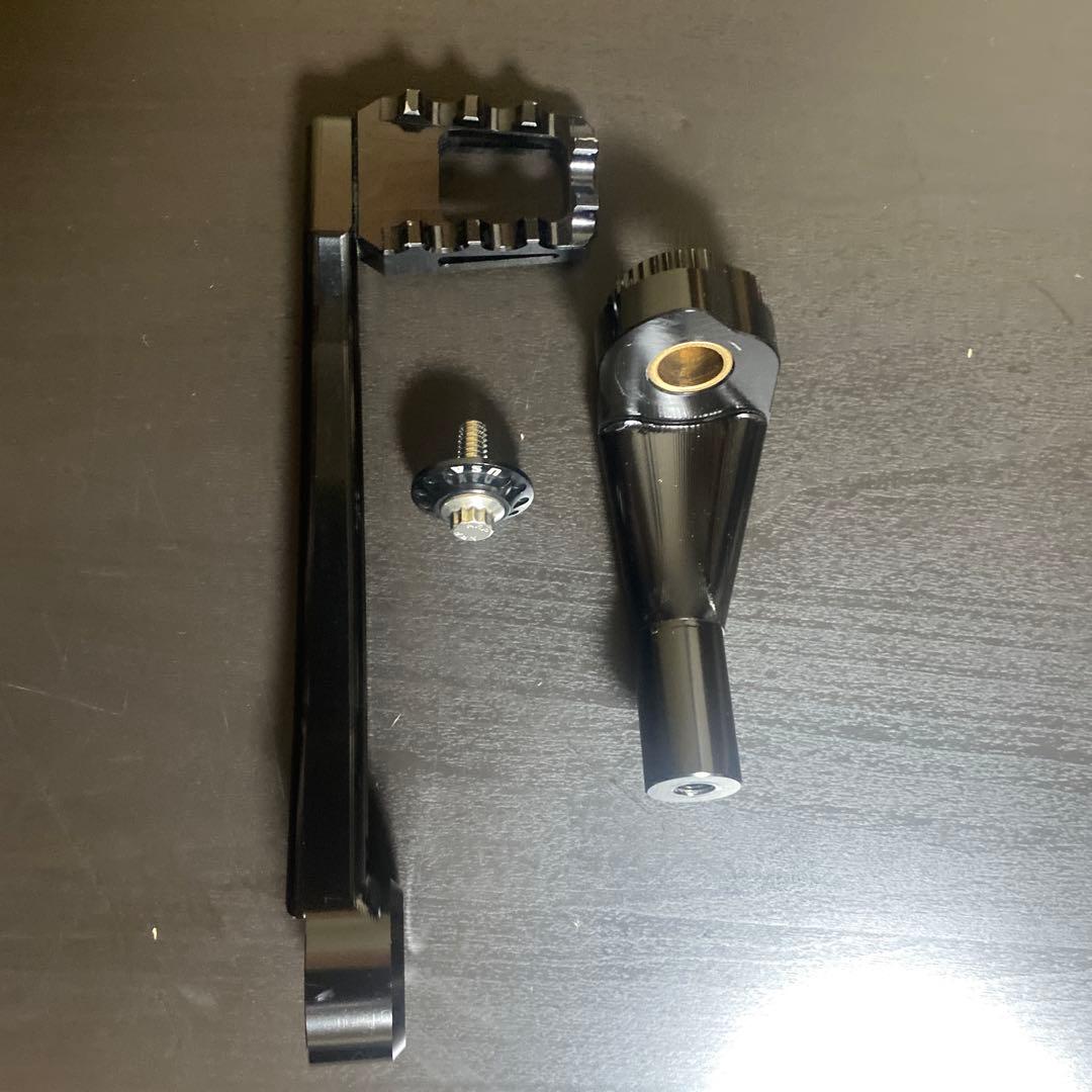 サンディエゴカスタムズ　ブレーキアーム ソフテイル用