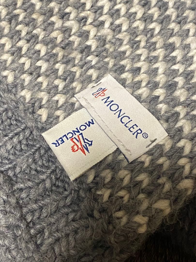 モンクレール　グレー 雪の結晶模様 マフラー　正規品