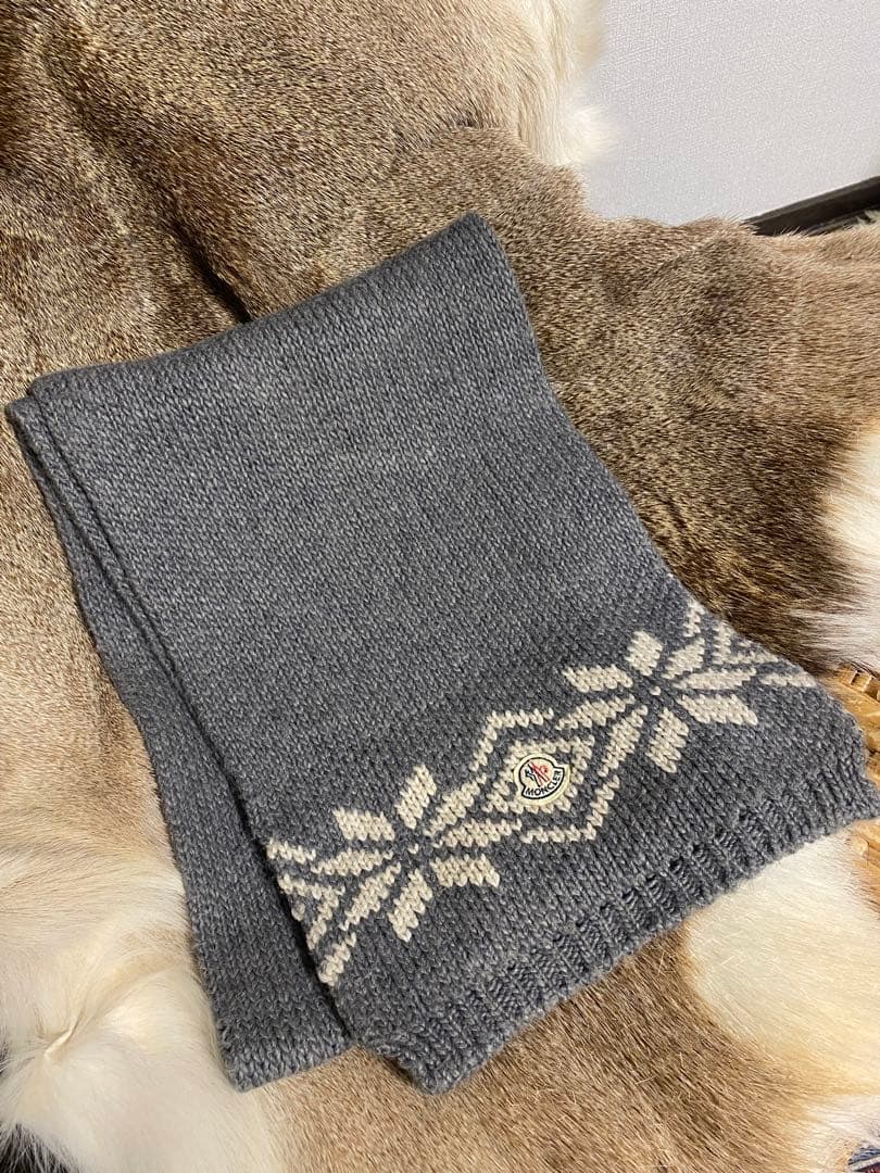 モンクレール　グレー 雪の結晶模様 マフラー　正規品