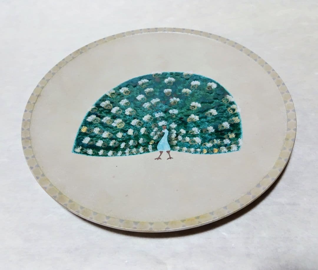 色絵金銀彩孔雀文平皿 (井戸川豊) 未使用 新品同様