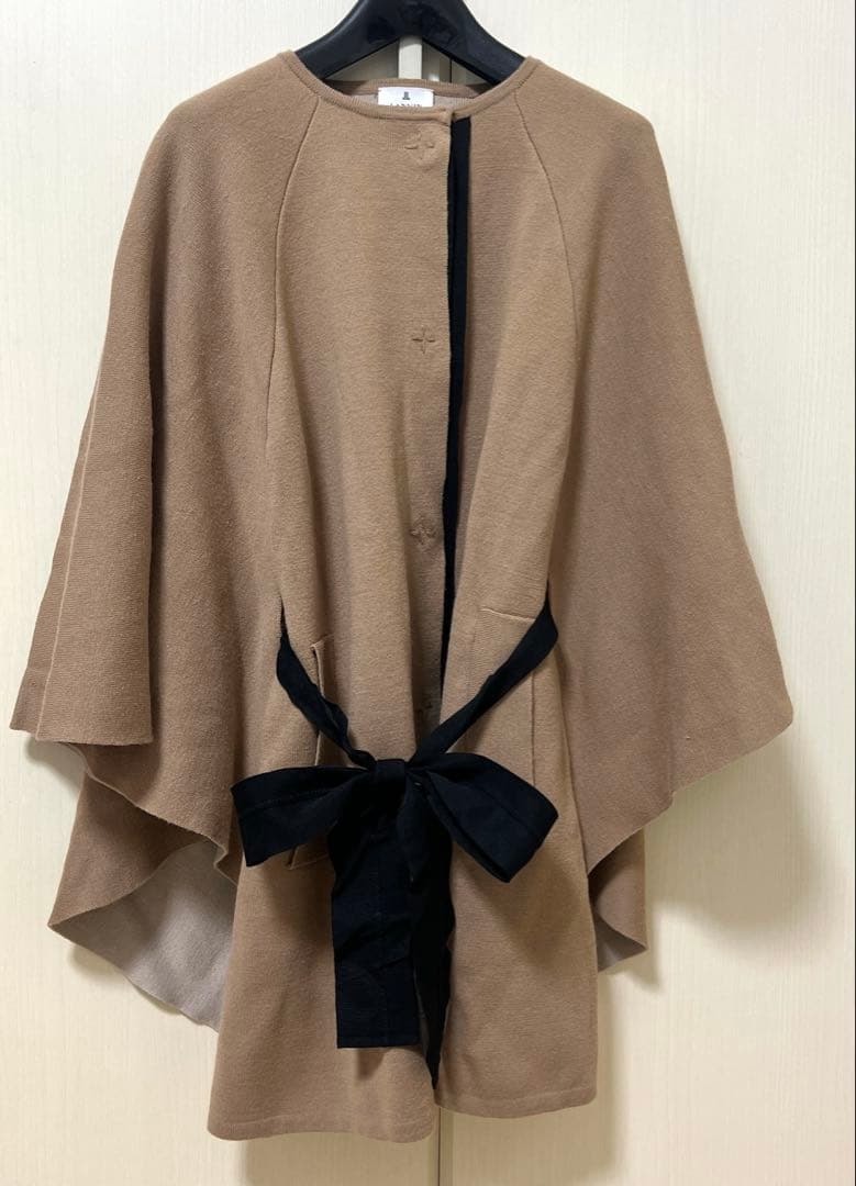 ランバンオンブルー ニットポンチョ キャメル