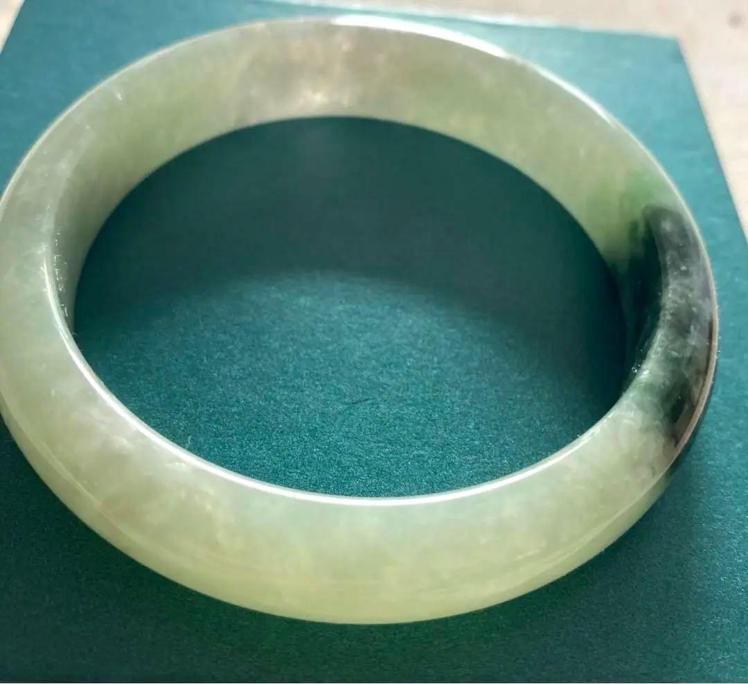 （赤字処分）ミャンマー産 飘花A貨 翡翠バングル本翡翠保証 鑑定書付き‼️