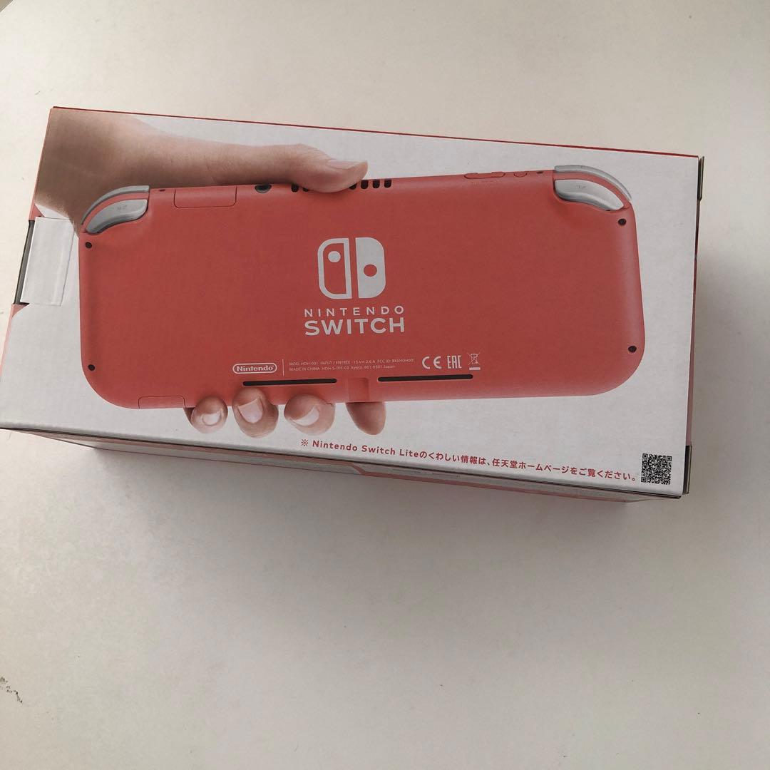 Nintendo Switchライト　コーラル