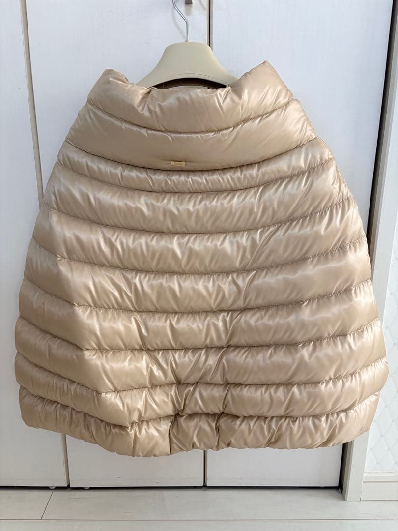 専用ヘルノ HERNO ダウン　ポンチョ　モンクレールタトラス デュベティカ