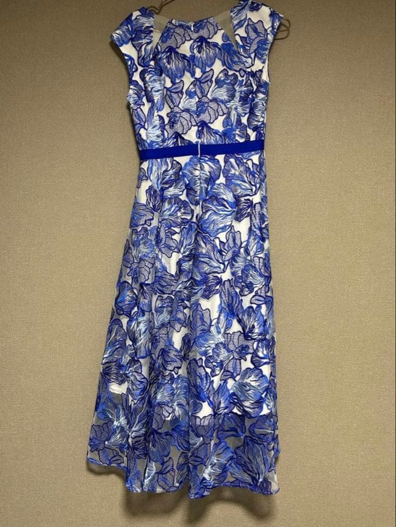 銀座クチュール　エルケイ／刺繍デザイン　アシメトリードレス