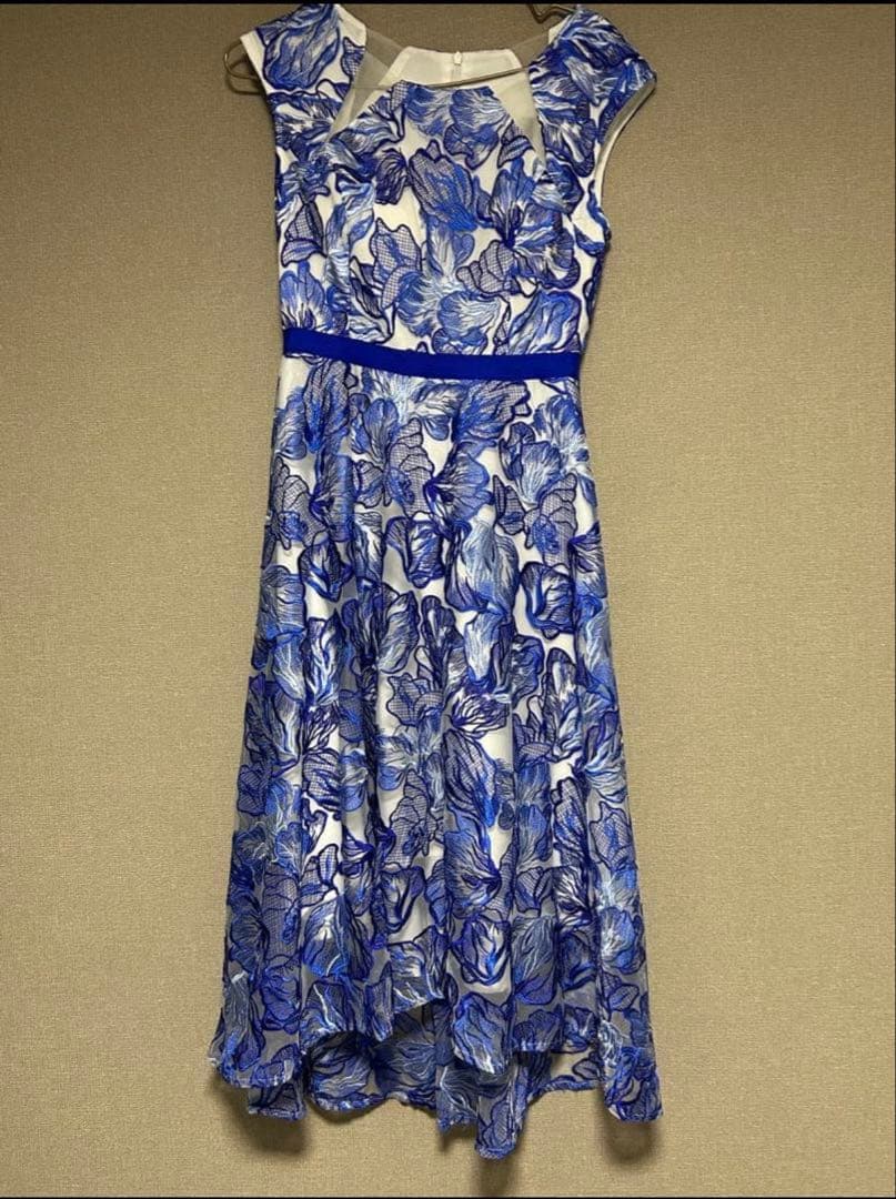 銀座クチュール　エルケイ／刺繍デザイン　アシメトリードレス