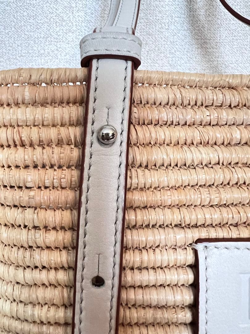 LOEWE ロエベ　スクエアカゴバック