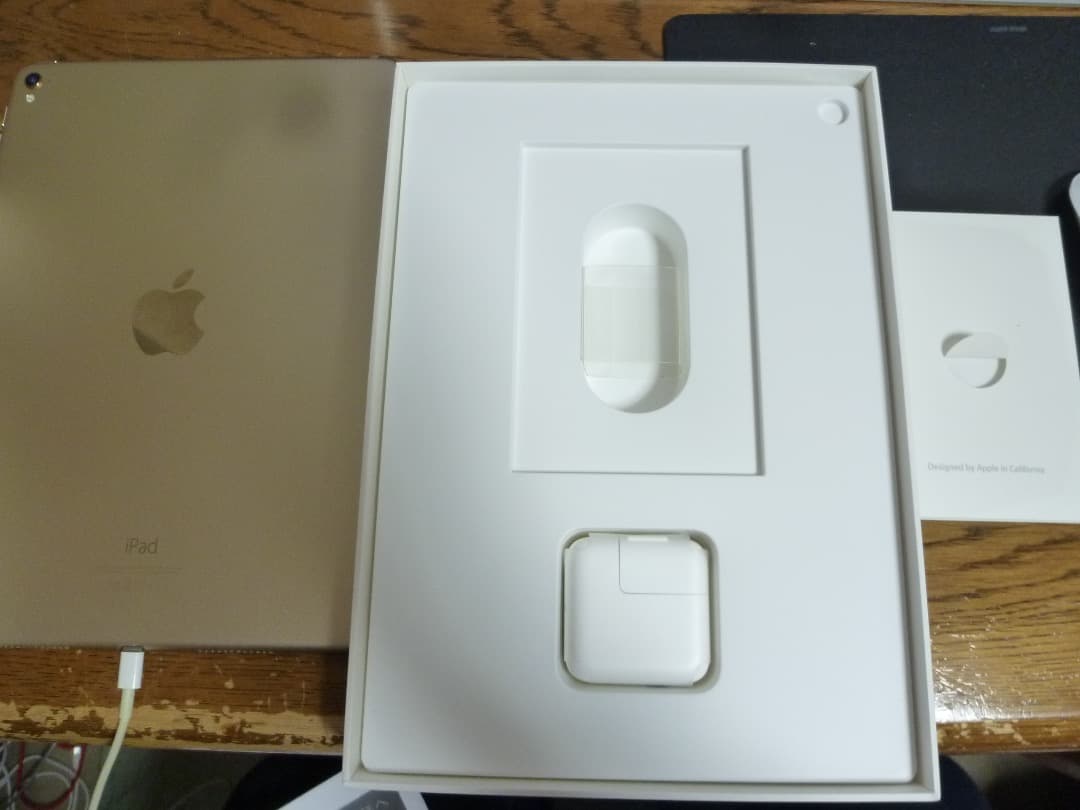 IPad Pro 9.7　256GB MLMV2J/A Wi-Fiモデル