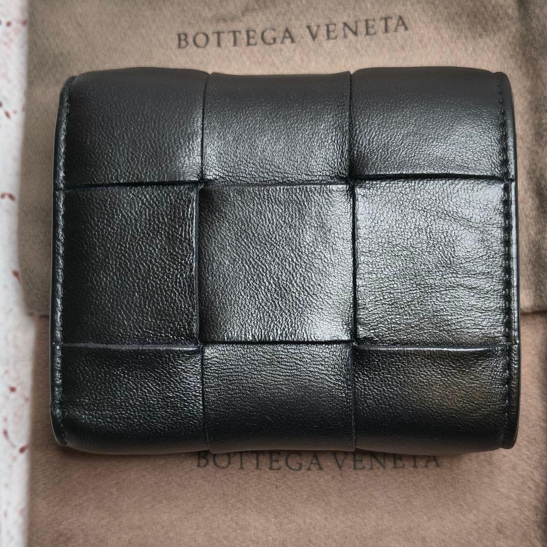 【極美品】ボッテガヴェネタ 三つ折財布 マキシイントレ カセット IC搭載／黒A