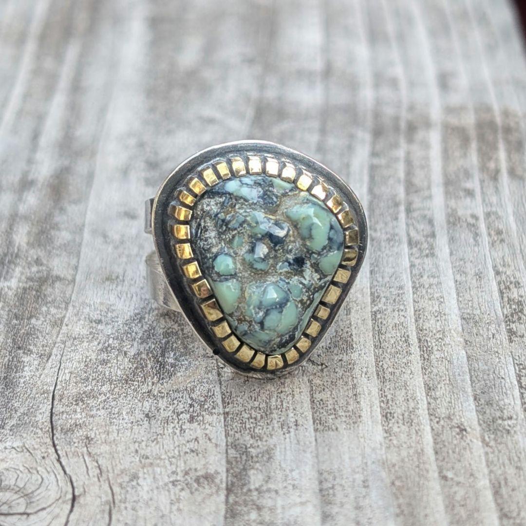ハンドメイドのターコイズリング　 インディアンジュエリー風